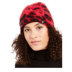 ❤️🖤NWOT- DKNY RED AND BLACK BEANIE.. ❤️🖤